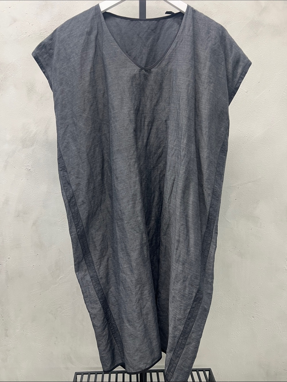 Relaxed V-Neck Midi Dress in Charcoal